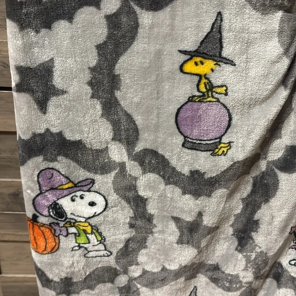 Berkshire Peanuts Halloween Throw Cowboy Snoopy Woodstock Crystal Ball NEW 2025